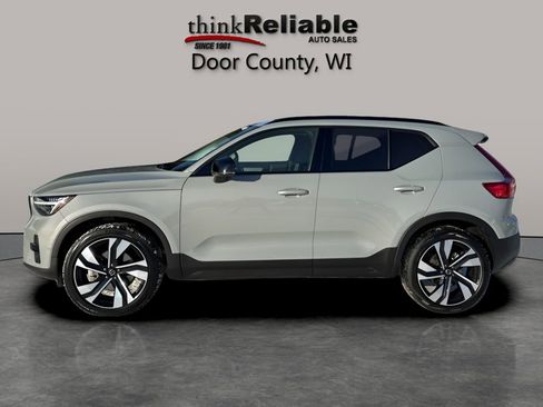 Used 2024 Volvo XC40 B5 Ultimate w/ Protection Package Premier image 2