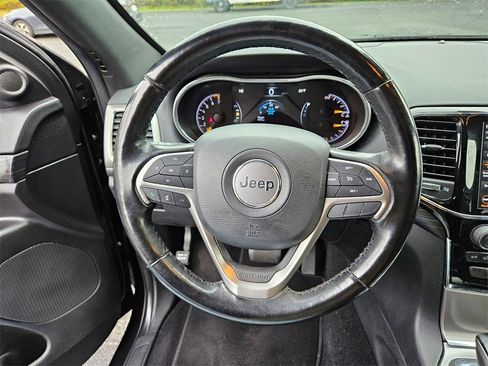 Used 2020 Jeep Grand Cherokee Altitude image 10