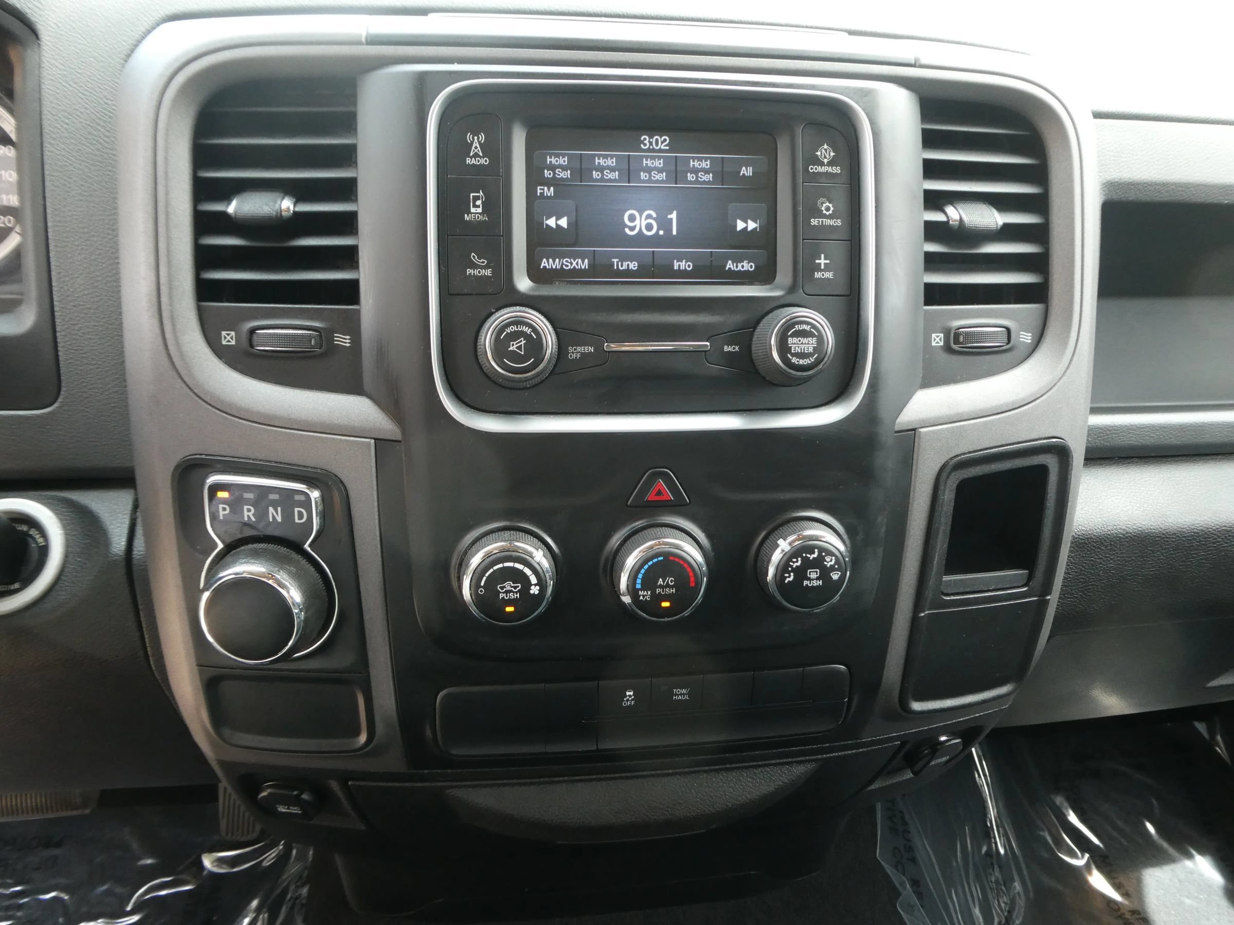 Used 2014 RAM 1500 Express RWD image 19