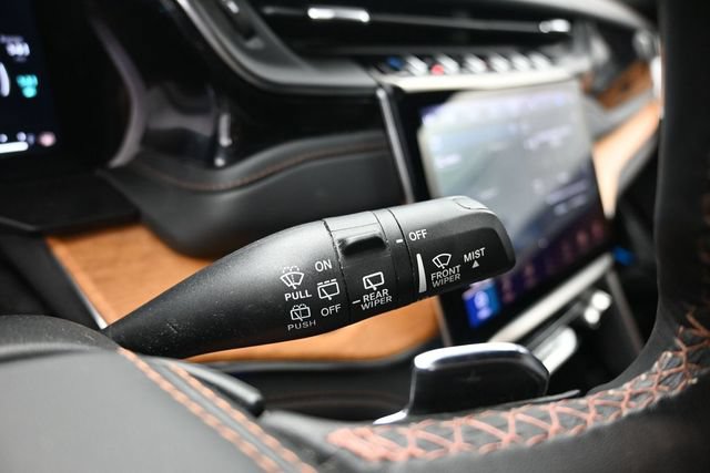 Used 2022 Jeep Grand Cherokee Summit AWD/4WD image 23