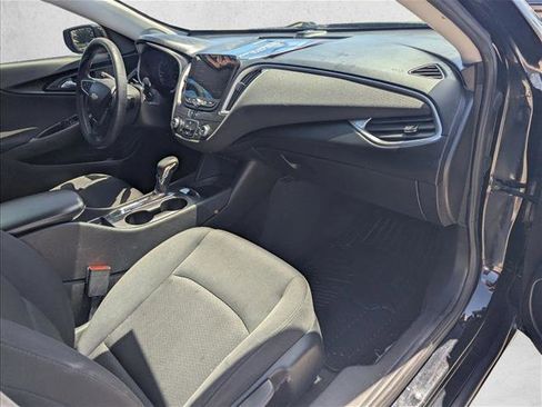 Used 2021 Chevrolet Malibu LS image 19