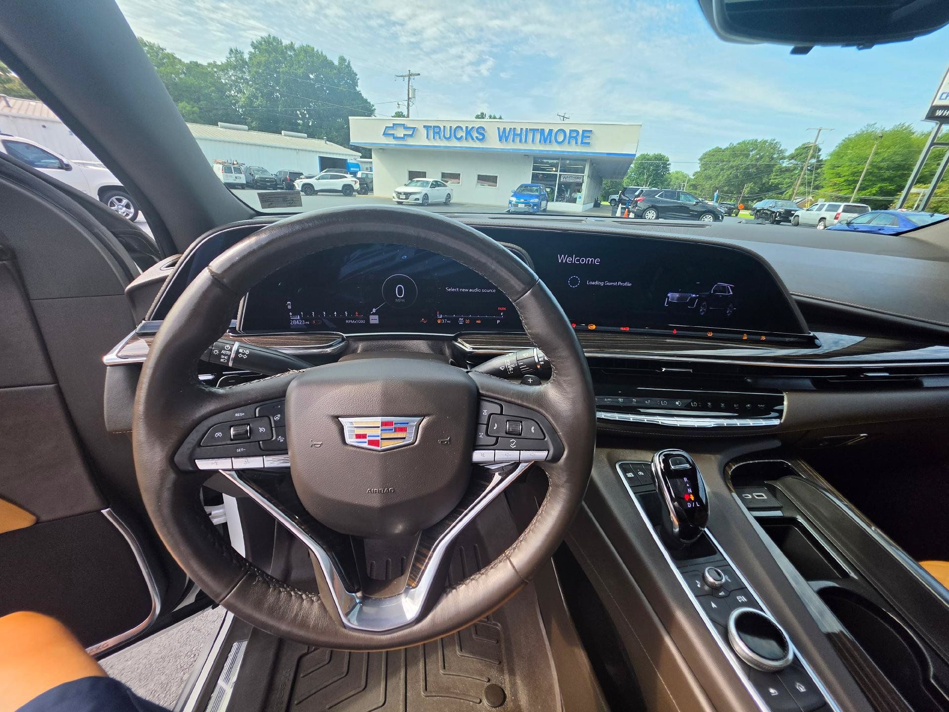 Used 2022 Cadillac Escalade Premium Luxury AWD/4WD image 21