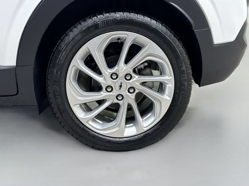 New 2027 Chevrolet Bolt LT w/ Comfort Package FWD image 34