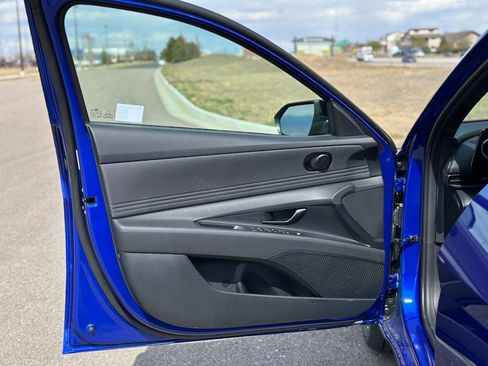 New 2025 Hyundai Elantra SEL image 20
