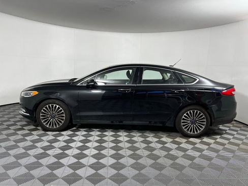 Used 2017 Ford Fusion SE w/ Fusion SE Technology Package image 8