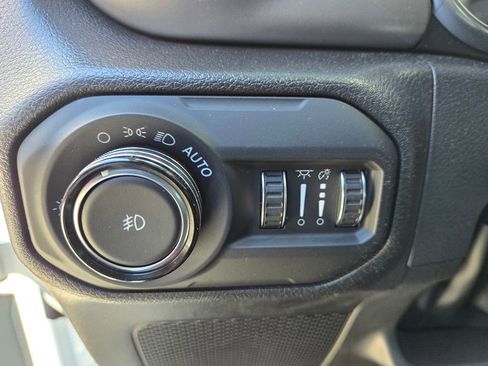 Used 2022 Jeep Wrangler Unlimited Sport AWD/4WD image 18