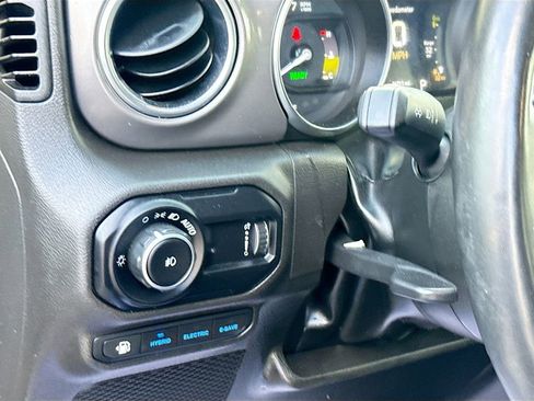 Used 2023 Jeep Wrangler Unlimited Rubicon 4xe w/ Cold Weather Group AWD/4WD image 11