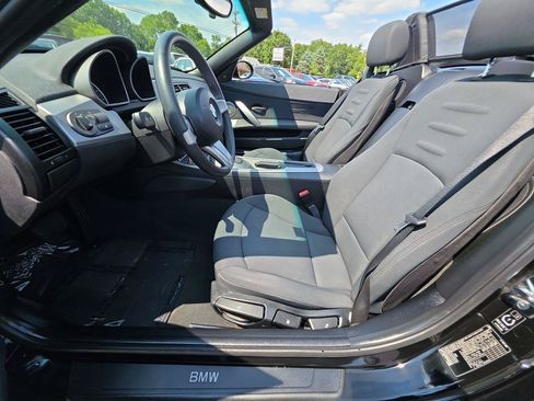 Used 2003 BMW Z4 2.5i RWD image 3