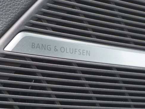 Certified 2025 Audi Q7 3.0T Premium Plus image 14