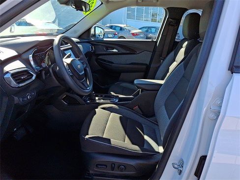 Certified 2022 Chevrolet TrailBlazer LT w/ Driver Confidence Package image 14