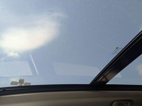 Used 2022 Chevrolet Equinox Premier image 23