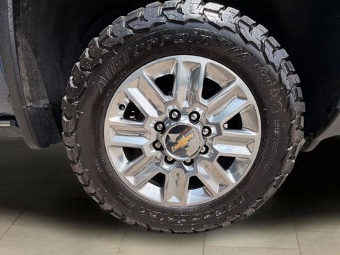 Used 2024 Chevrolet Silverado 2500 High Country w/ High Country Premium Package AWD/4WD image 10
