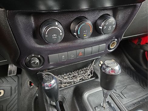 Used 2014 Jeep Wrangler Unlimited Sport w/ Quick Order Package 24S image 16