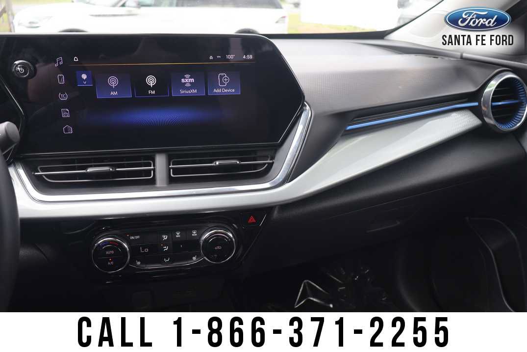 Used 2025 Chevrolet Trax LT w/ LT Convenience Package FWD image 34