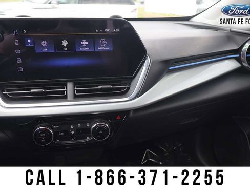 Used 2025 Chevrolet Trax LT w/ LT Convenience Package FWD image 34