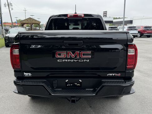 Used 2023 GMC Canyon AT4 w/ AT4 Premium Package AWD/4WD image 9