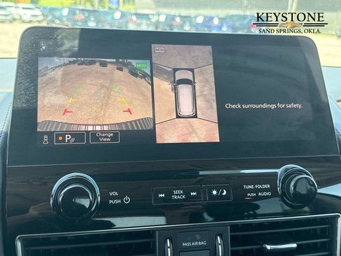 Used 2023 Nissan Armada SL w/ Captain's Chairs Package image 15