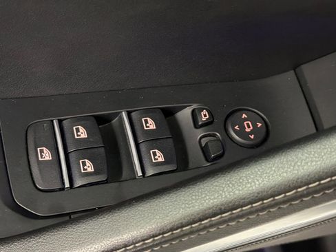 Used 2023 BMW X6 xDrive40i w/ M Sport Package image 13