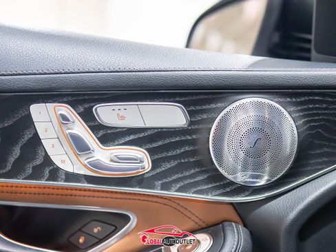 Used 2018 Mercedes-Benz GLC 300 4MATIC w/ Multimedia Package image 40