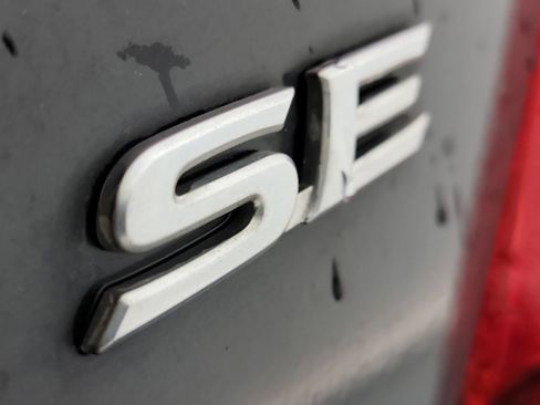 Used 2014 Toyota Camry SE image 32