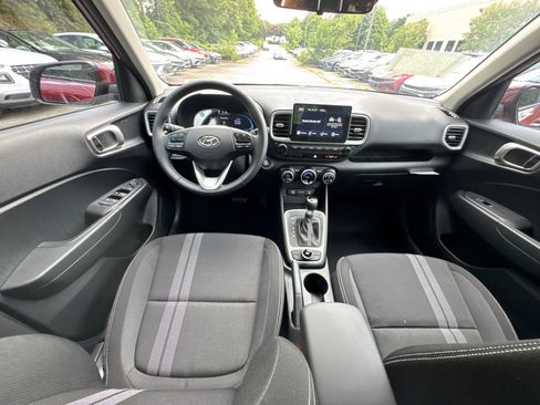 New 2025 Hyundai Venue SEL FWD image 23