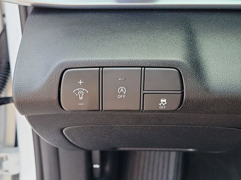 Used 2025 Hyundai Elantra SE FWD image 26