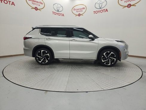 Used 2022 Mitsubishi Outlander SEL image 3