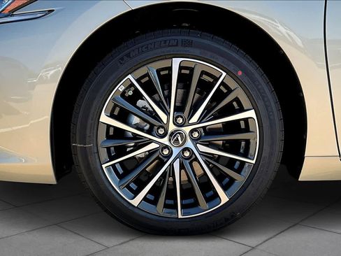New 2025 Lexus ES 350 w/ Premium Package image 11