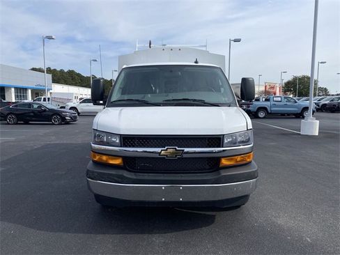 New 2025 Chevrolet Express 3500 Work Van w/ Power Convenience Package image 12