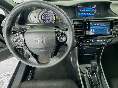 Used 2017 Honda Accord EX image 11