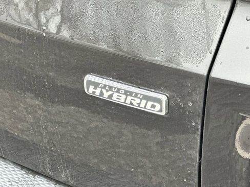 Certified 2023 Ford Escape SE w/ PHEV Premium Package image 9