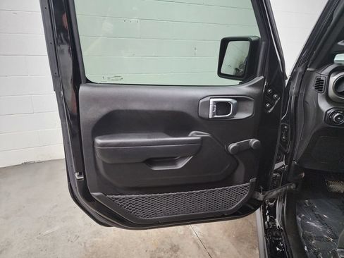 Used 2023 Jeep Wrangler Unlimited Sport AWD/4WD image 9