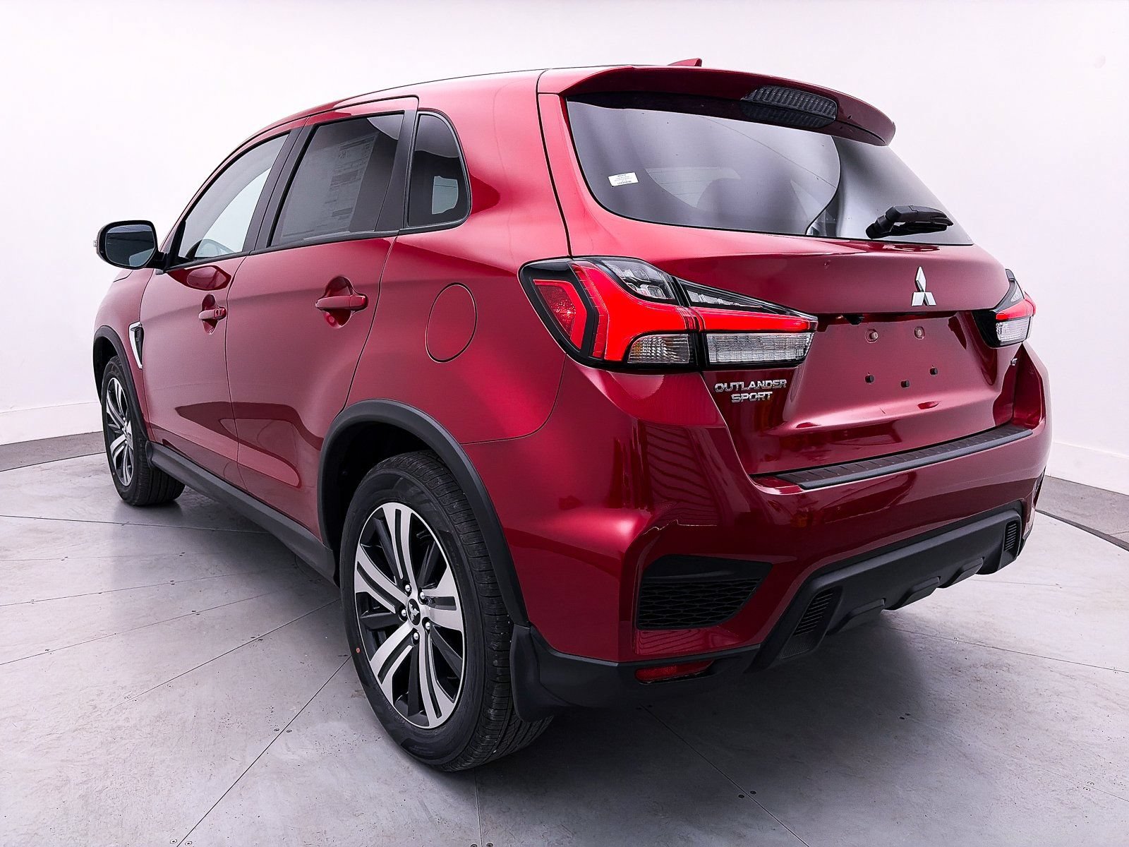 Used 2026 Mitsubishi Outlander Sport SE AWD/4WD image 4