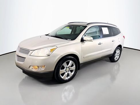 Used 2010 Chevrolet Traverse LTZ FWD image 3