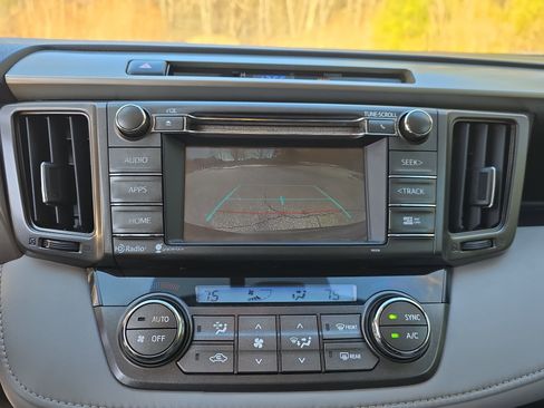 Used 2015 Toyota RAV4 XLE image 20