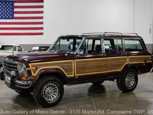 Used 1988 Jeep Grand Wagoneer image 1