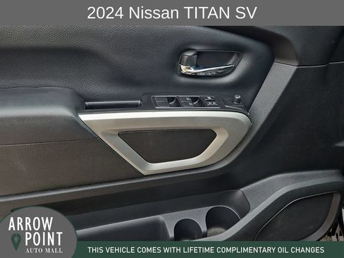 Used 2024 Nissan Titan SV RWD image 21