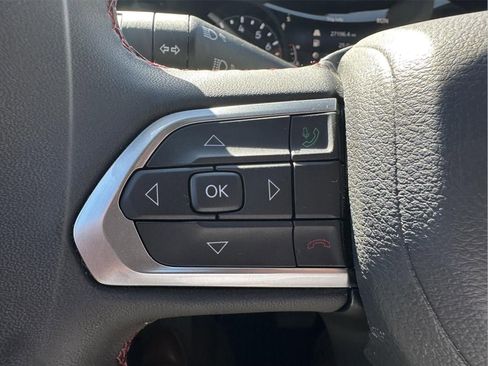 Used 2025 Jeep Compass Trailhawk image 19