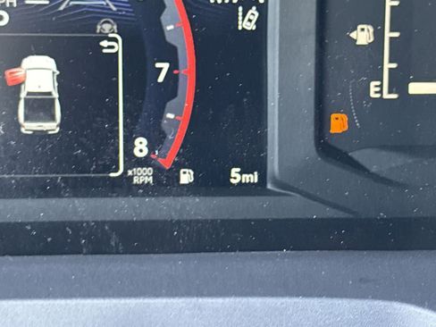 Used 2025 Toyota Tacoma SR5 image 31