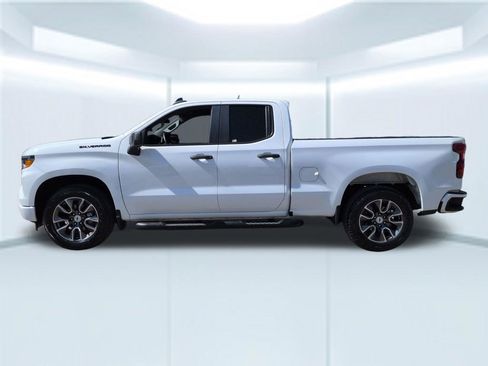 Used 2024 Chevrolet Silverado 1500 Custom w/ Turbomax Blackout Package RWD image 2