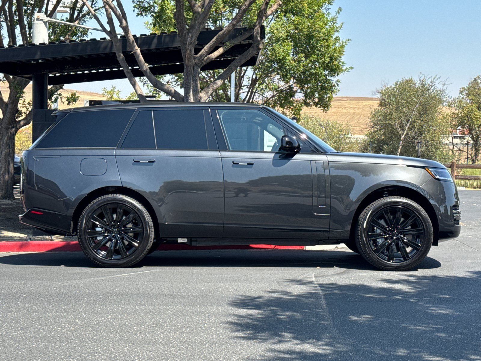 New 2026 Land Rover Range Rover SE AWD/4WD image 7