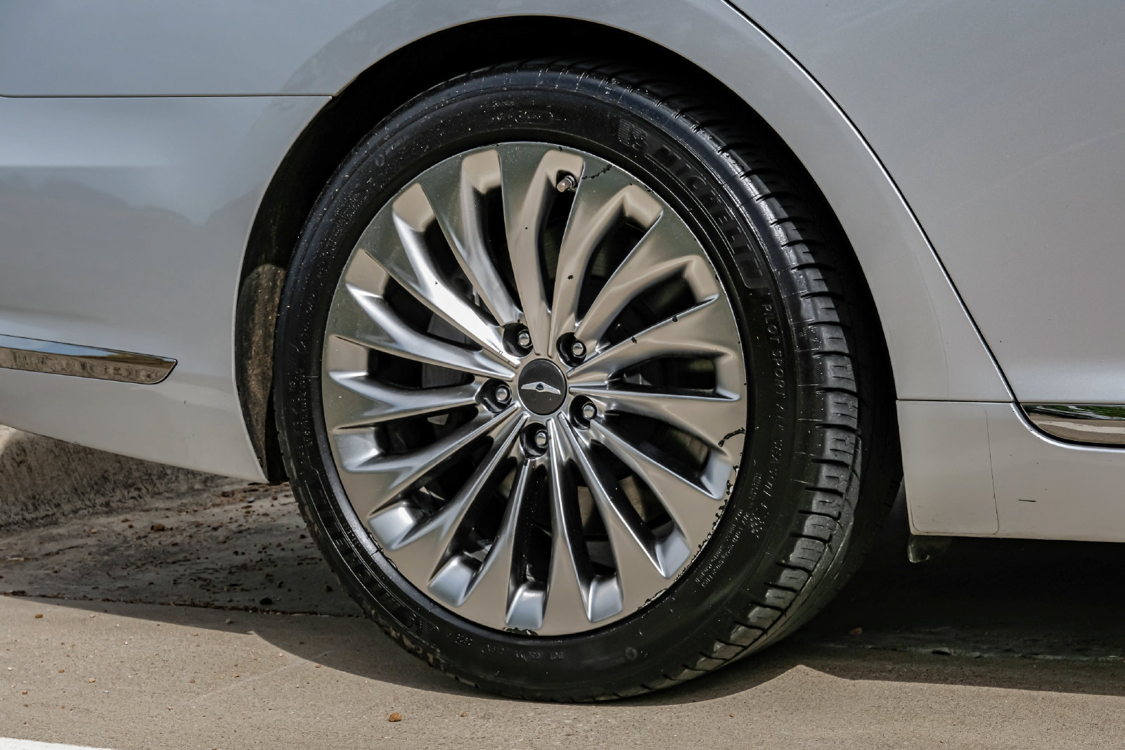Used 2019 Genesis G90 5.0 Ultimate RWD image 62