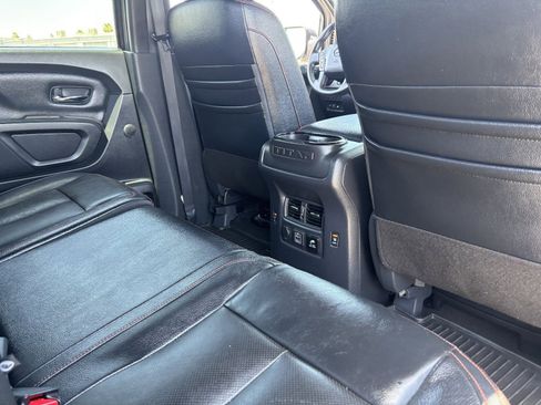 Used 2020 Nissan Titan PRO-4X w/ Pro-4x Convenience Package AWD/4WD image 14