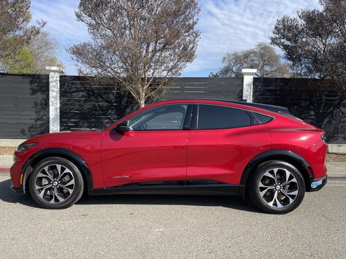 Used 2021 Ford Mustang Mach-E Premium image 1