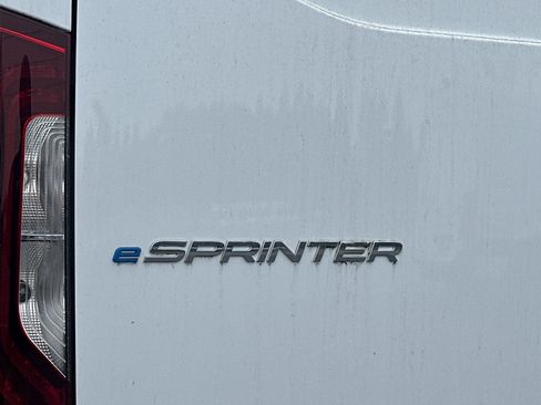 New 2024 Mercedes-Benz eSprinter 170 Cargo image 26