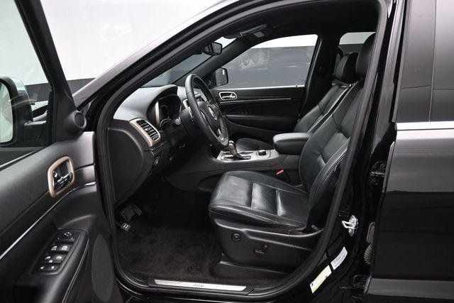 Used 2017 Jeep Grand Cherokee Limited AWD/4WD image 9