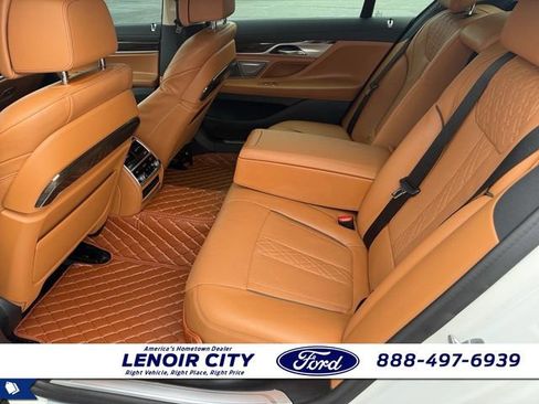 Used 2020 BMW 750i xDrive w/ Cold Weather Package AWD/4WD image 11