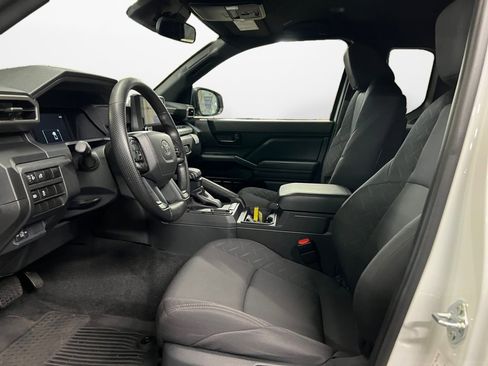 Used 2025 Toyota Tacoma SR image 11