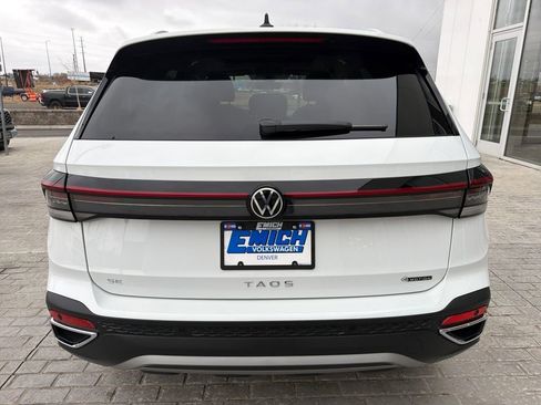 Certified 2025 Volkswagen Taos SE image 6