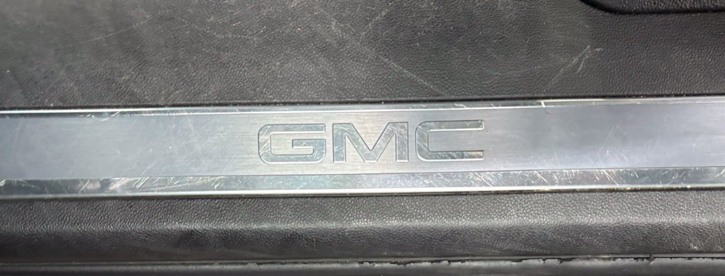 Used 2023 GMC Yukon SLT AWD/4WD image 34